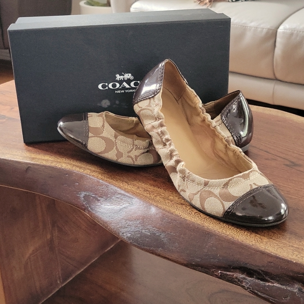 Coach signature ballet flat shoes
